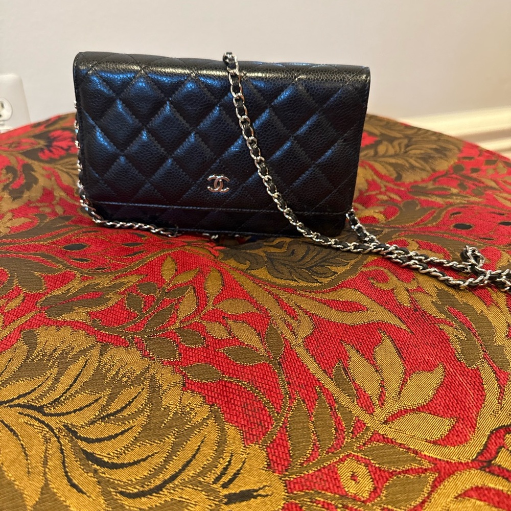 Elegant Black Quilted Crossbody wallet on chain Chanel Bag